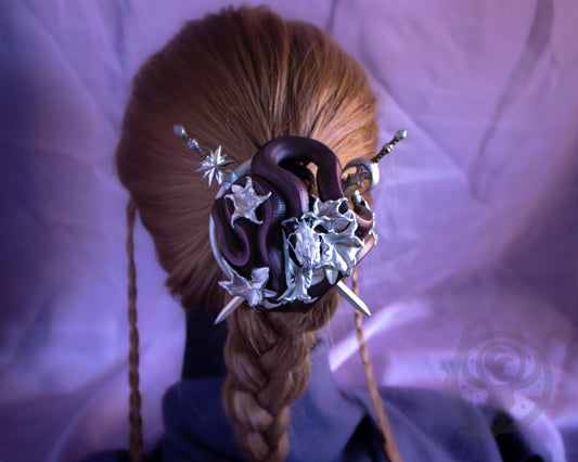 Black (Corrupted/Onyx) snake in hair.