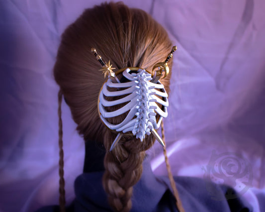 White (Exalted/Marble) ribs shown in hair.